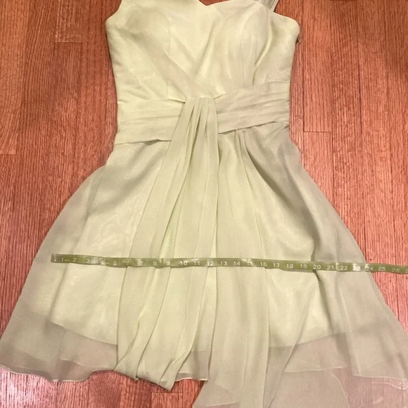 Beautiful Chartreuse Green Cocktail Dress Size 4 - Picture 15 of 15